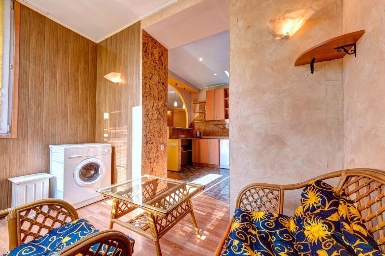 Three-Room Apartment Near Ocean Plaza Киев Экстерьер фото